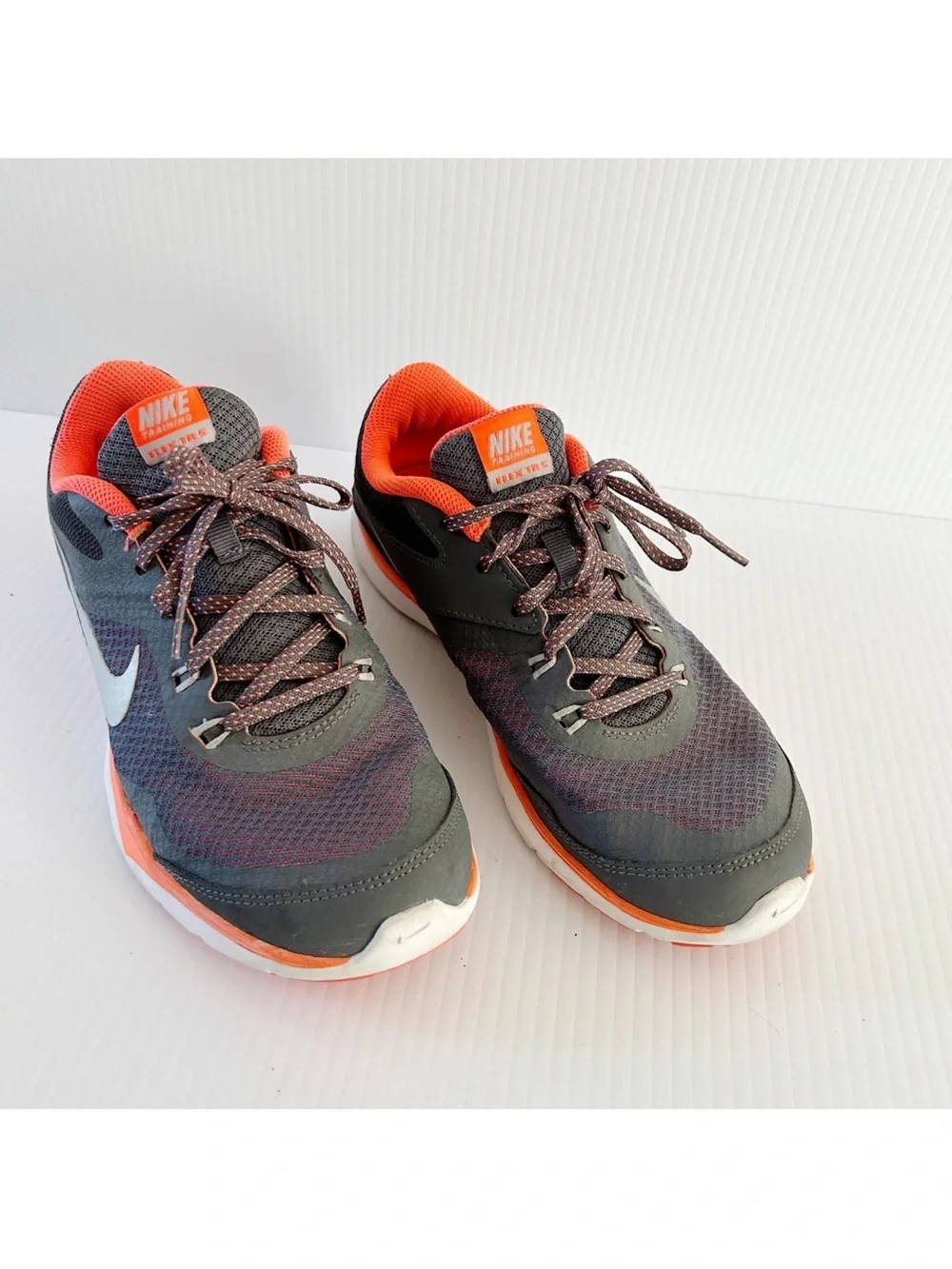 Nike Flex Trainer 5 Womens Size 7 Gray Orange Running Shoes Lace Up 724858-012